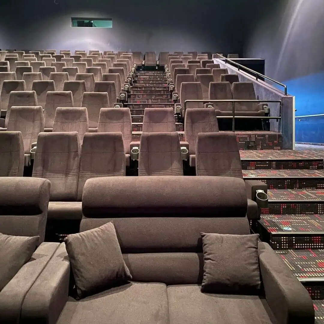 Sinema Kanepeleri ve Chester Kanepe Rehberi